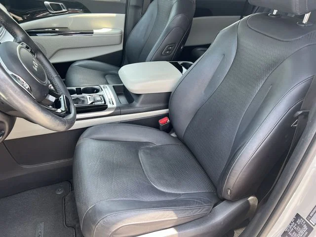 Used 2024 White Kia SX Prestige image 37
