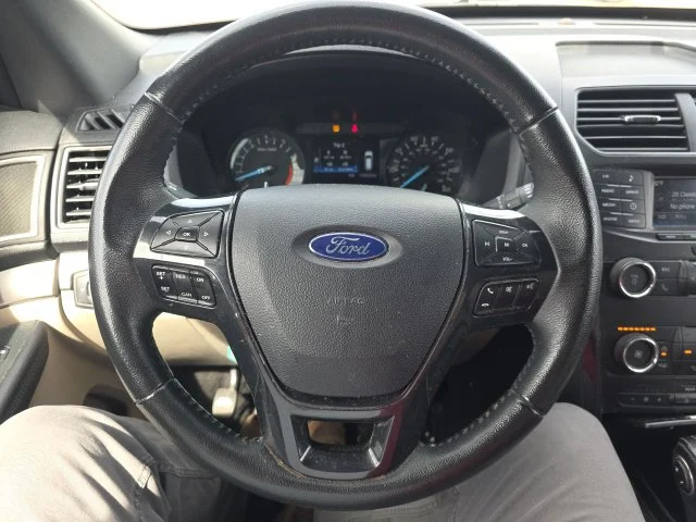 Used 2018 Blue Ford XLT image 15