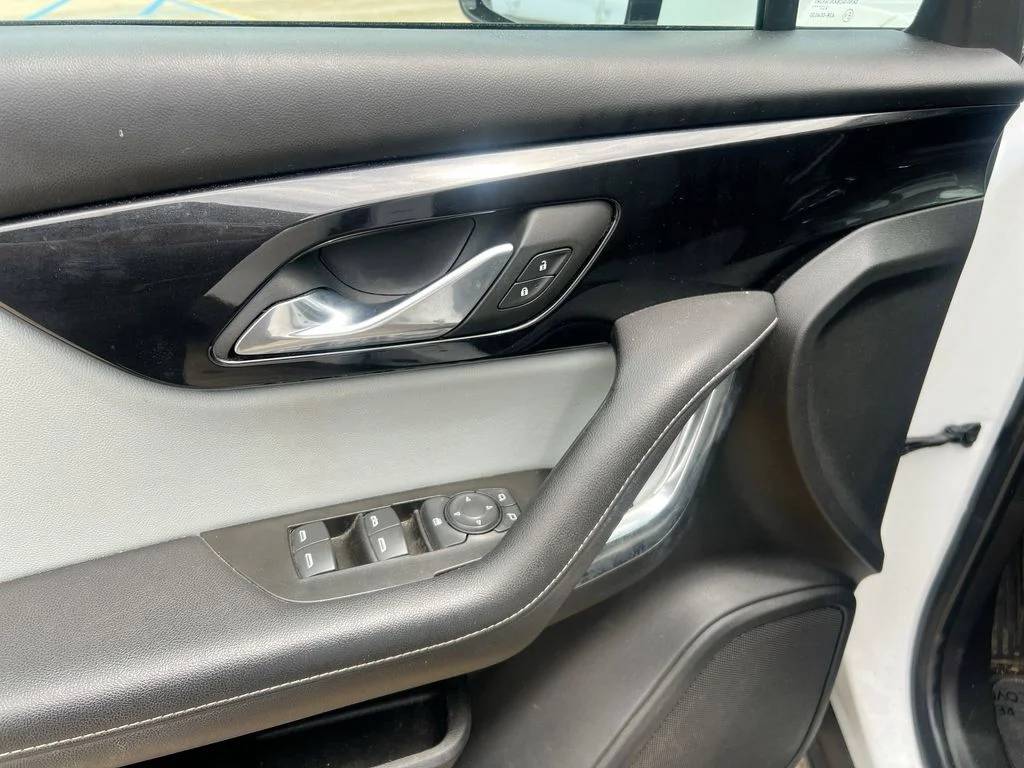 Used 2023 White Chevrolet LT image 14