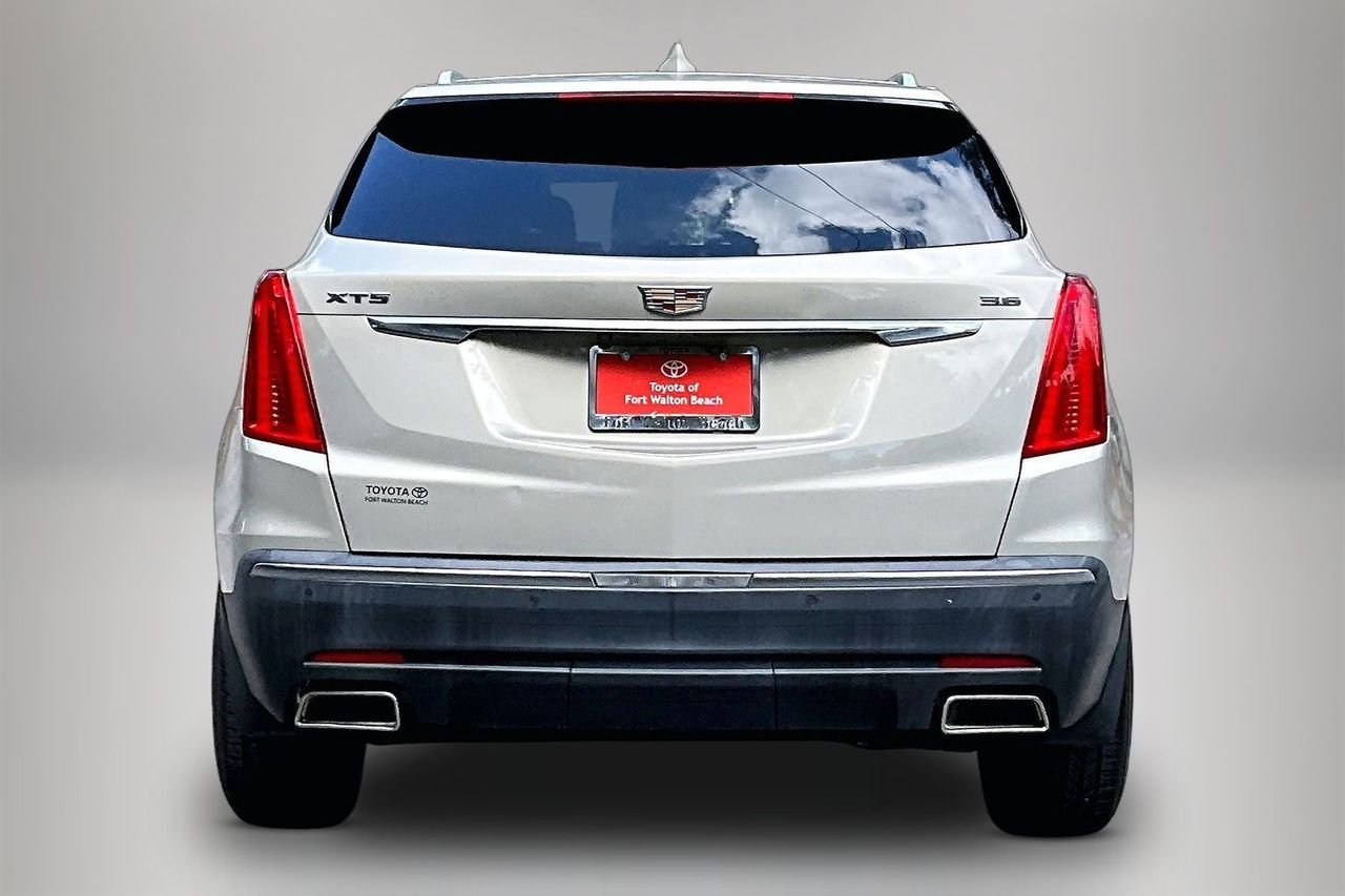 Used 2017 Silver Cadillac Luxury image 6