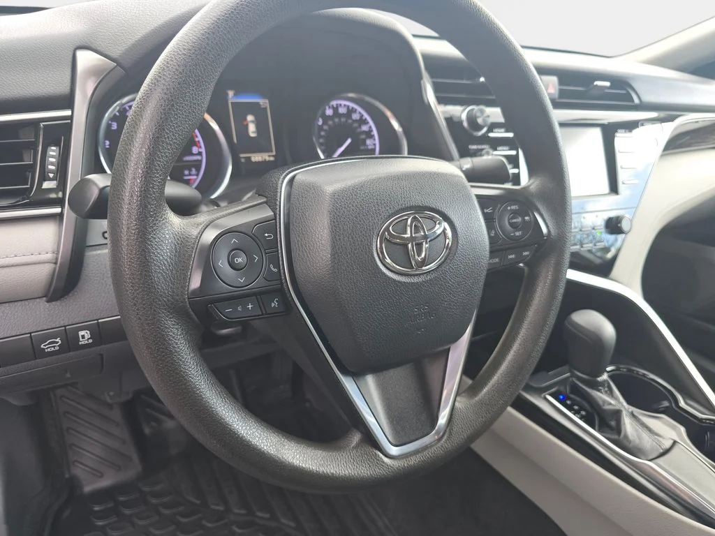 Used 2019 Silver Toyota LE image 18