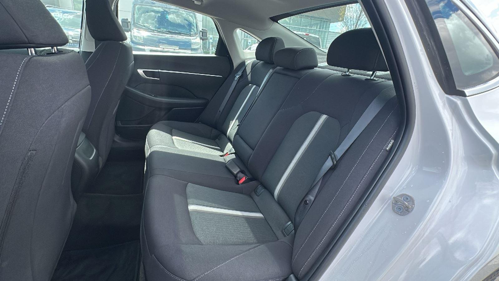 New 2025 Serenity White Hyundai SEL Convenience image 28