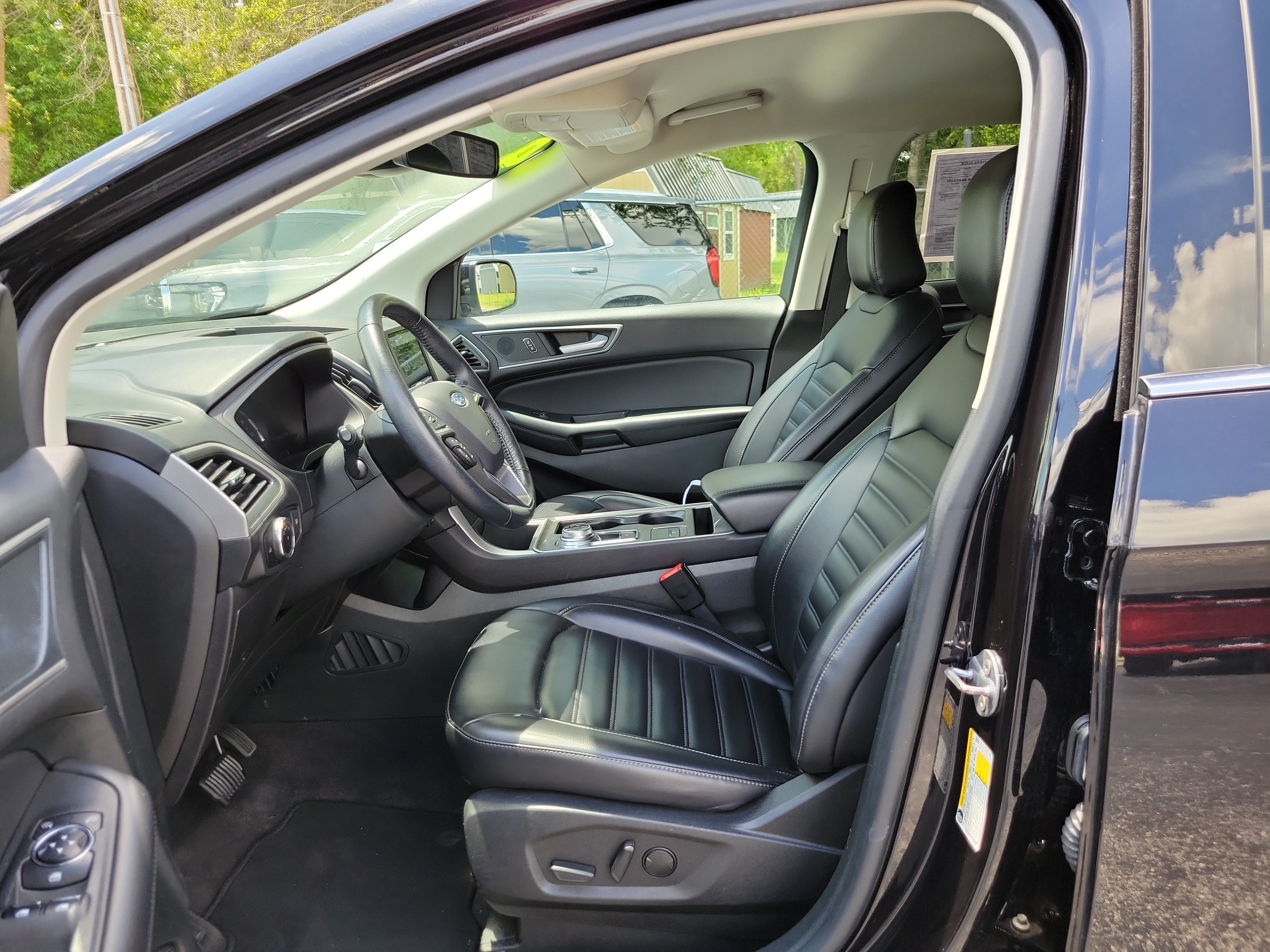 Used 2024 Agate Black Metallic Ford SEL image 15