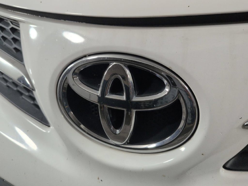 2015 Toyota RAV4 XLE - Photo 15