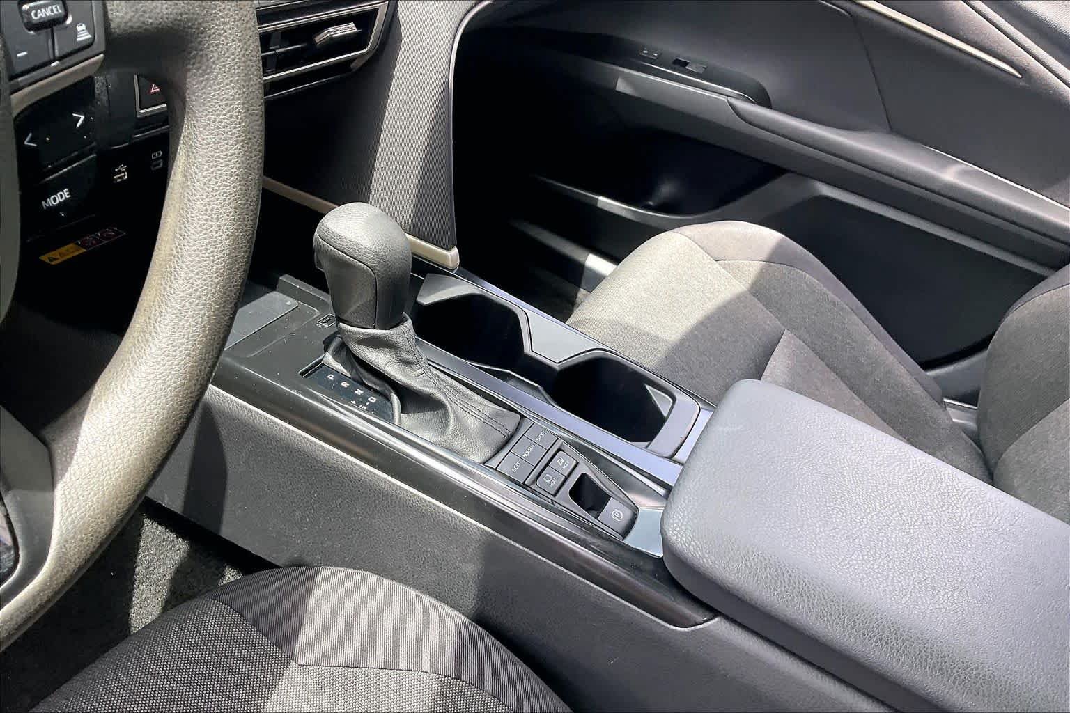 Used 2025 Ocean Gem Toyota LE image 14
