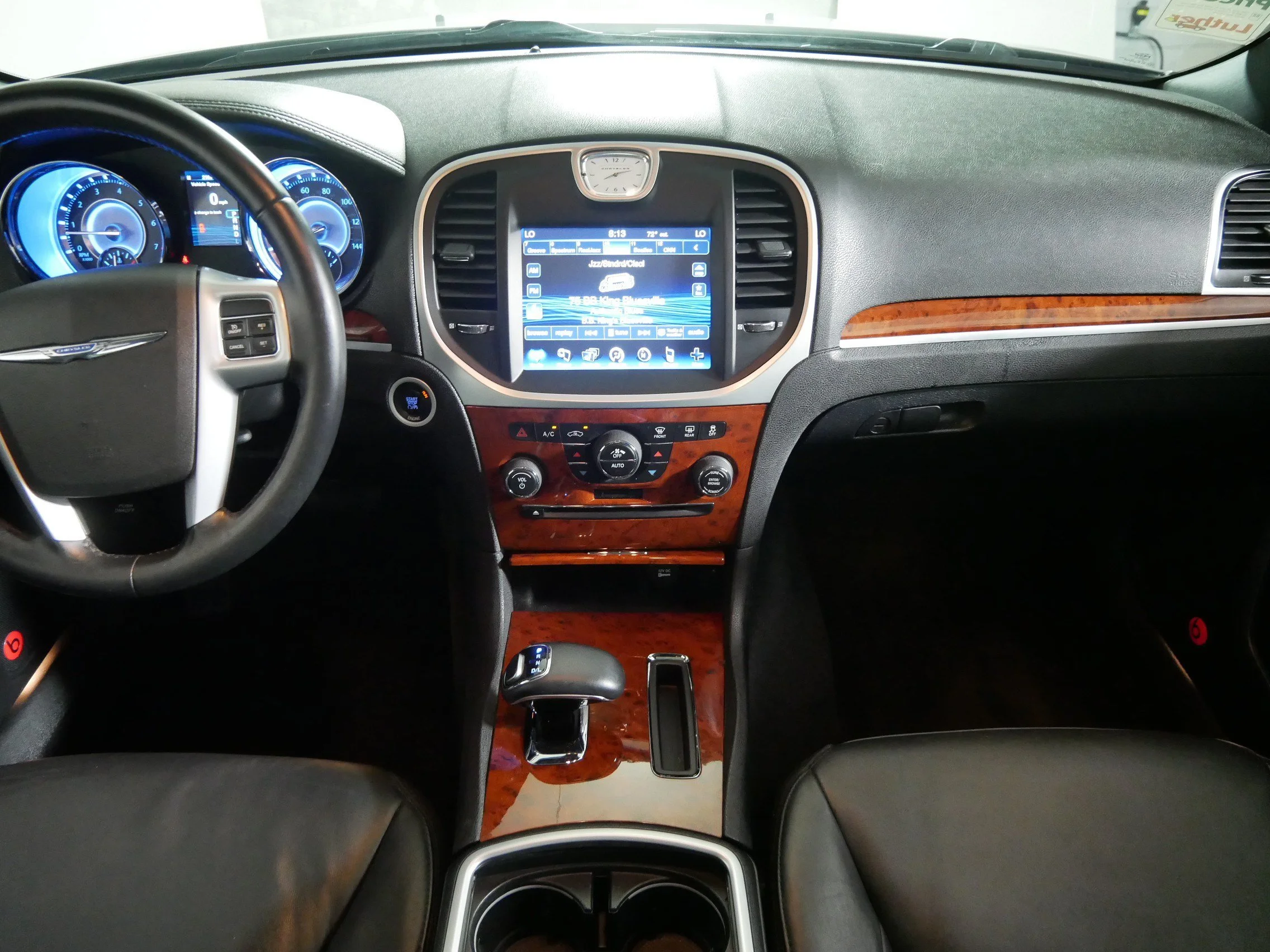 Used 2014 Granite Crystal Metallic Clearcoat Chrysler  image 10