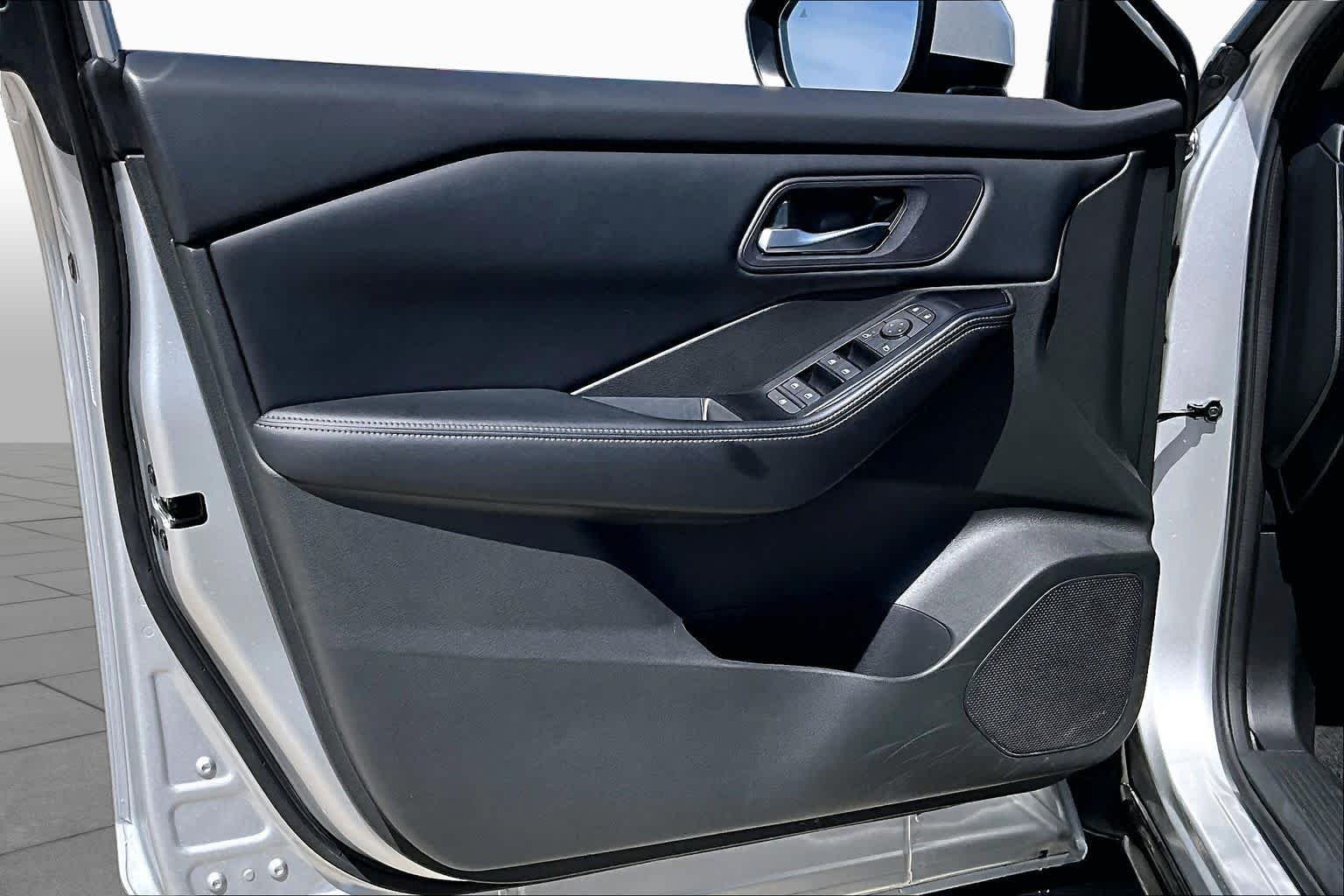 Used 2025 Brilliant Silver Metallic Nissan SV image 20