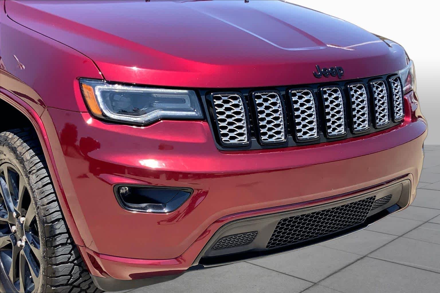 Used 2020 Velvet Red Pearlcoat Jeep Altitude image 29