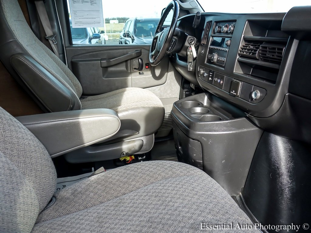 2018 GMC SAVANA - Image 24