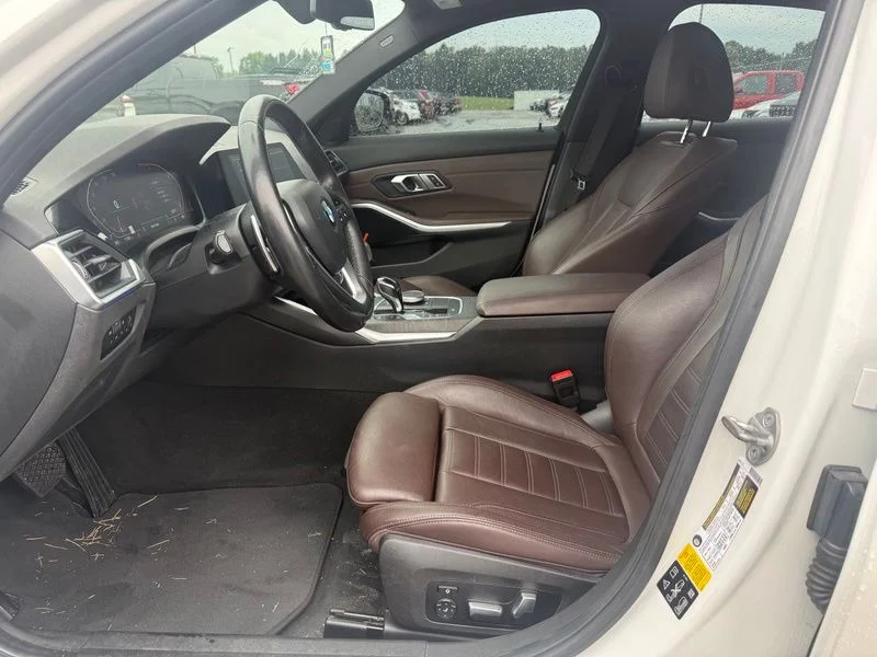 Used 2020 White BMW 330i xDrive image 3