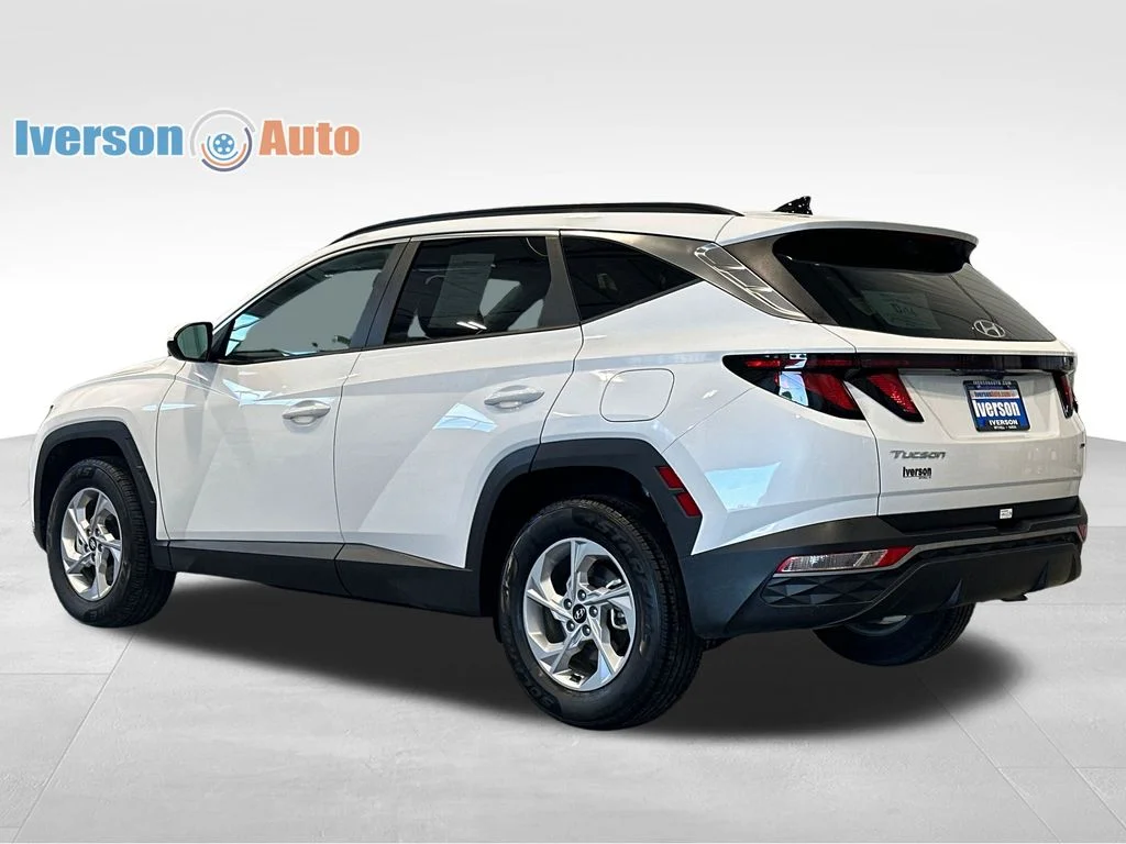 Used 2024 White Hyundai SEL image 9