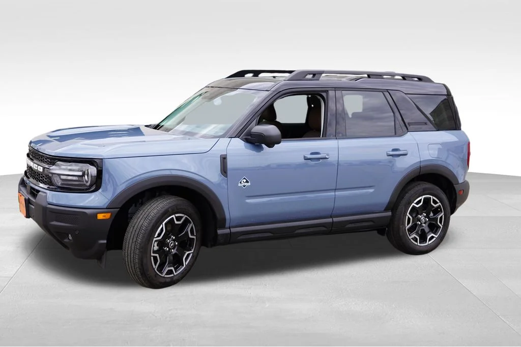 Used 2025 Azure Gray Metallic Ford Outer Banks image 10