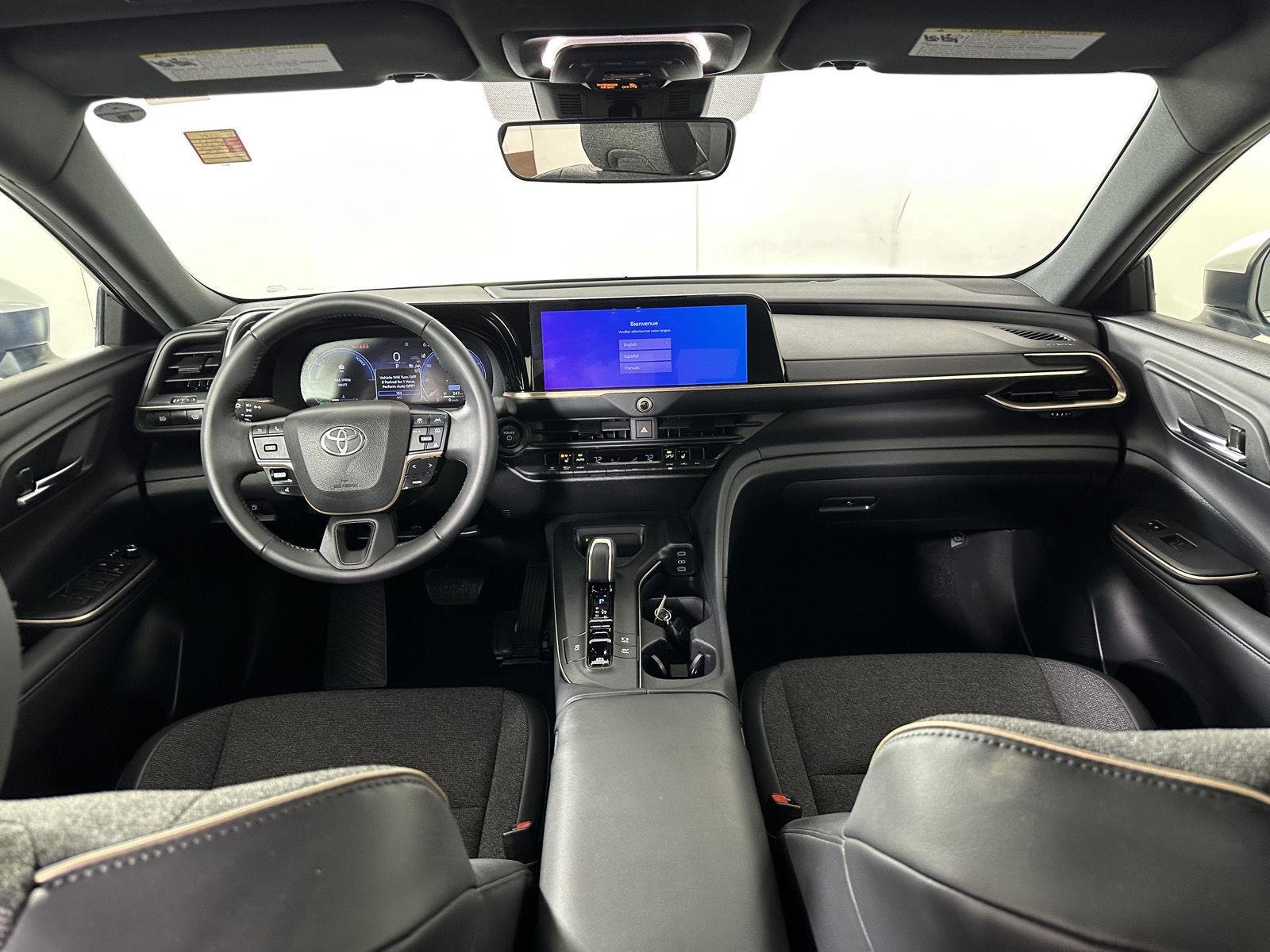 Used 2023 Oxygen White Toyota XLE image 25