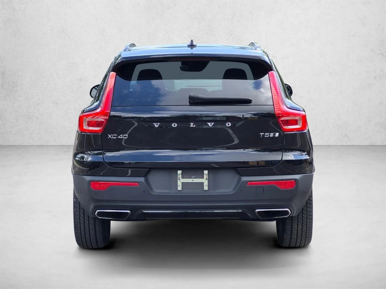 Used 2020 Gray Volvo R-Design image 6