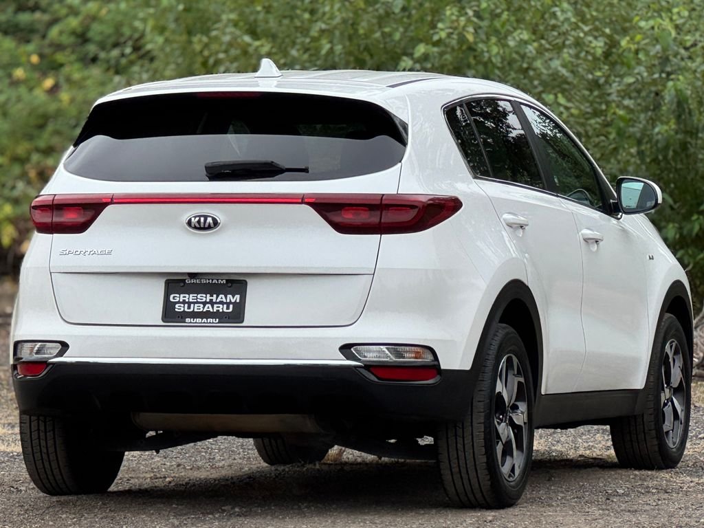 Used 2022 Snow White Pearl Kia LX image 7
