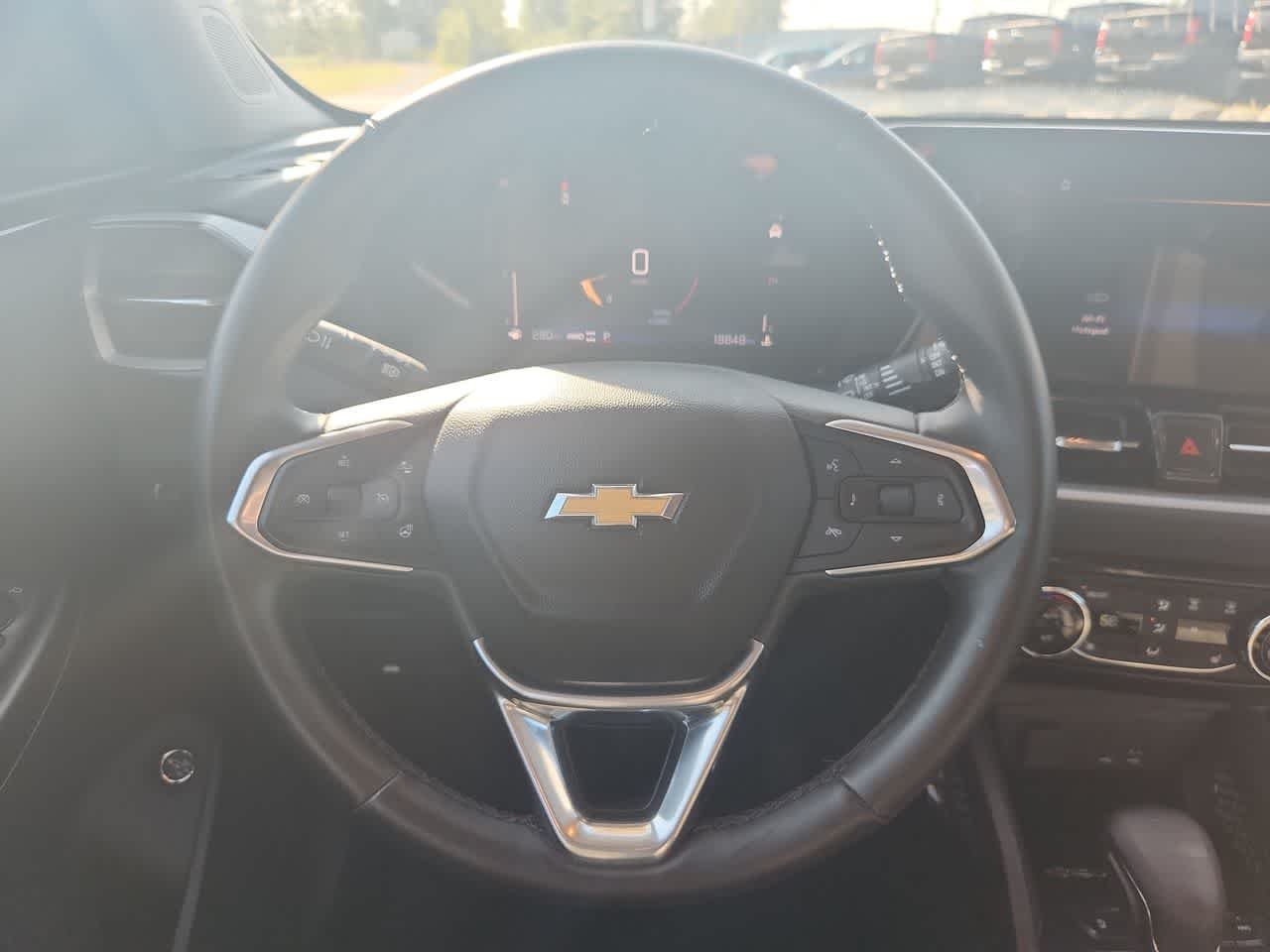 Used 2025 Crimson Metallic Chevrolet LT image 18