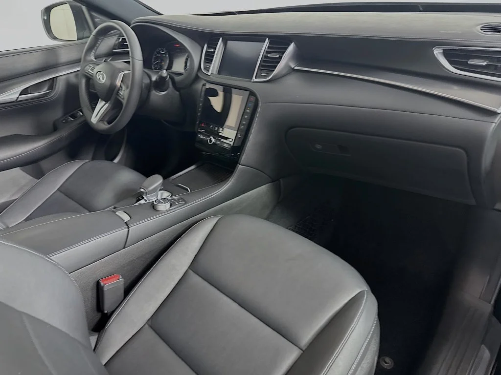 Certified Used 2022 Black INFINITI LUXE image 37