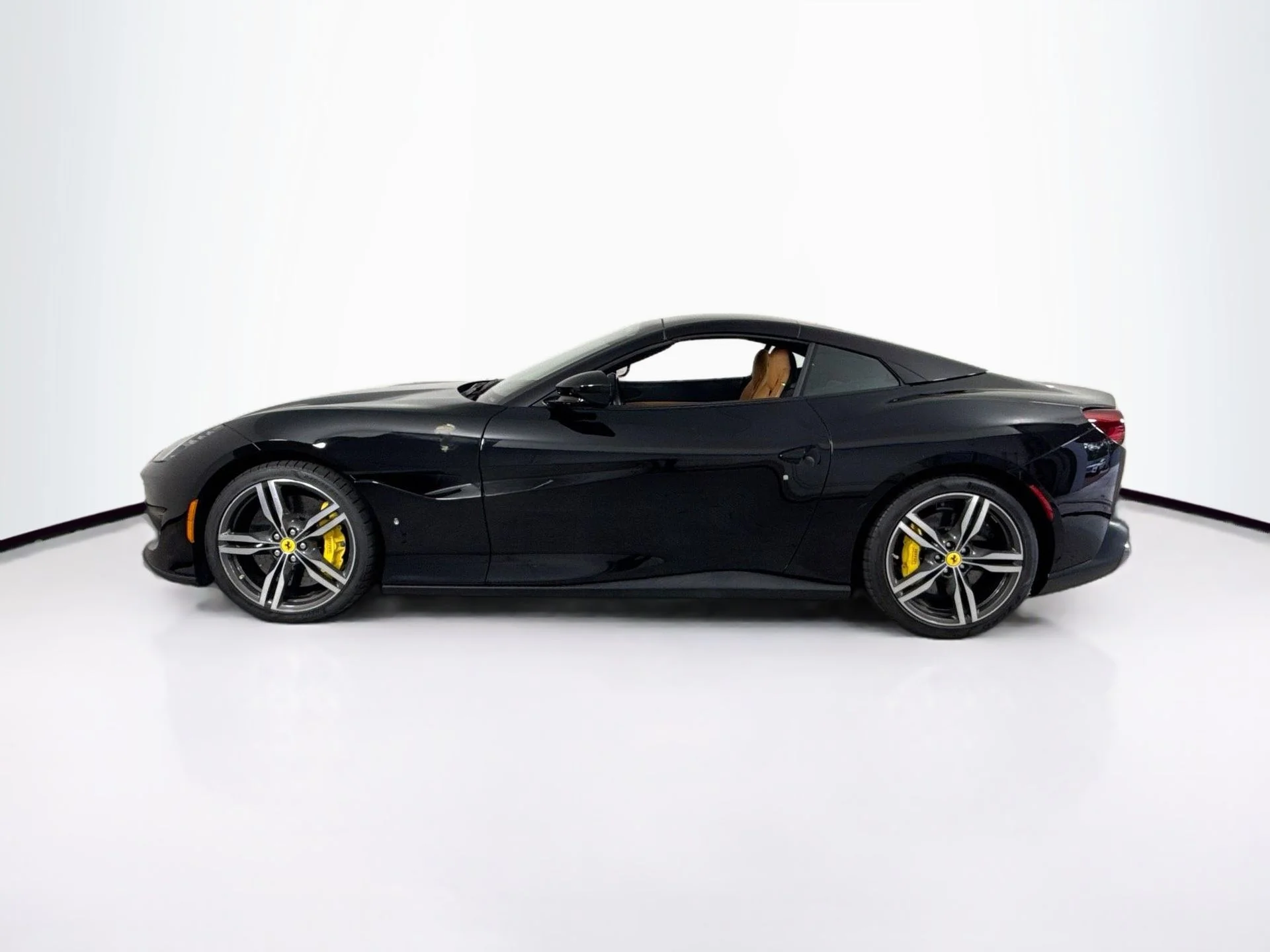 Certified Used 2019 Nero Ferrari Base image 4