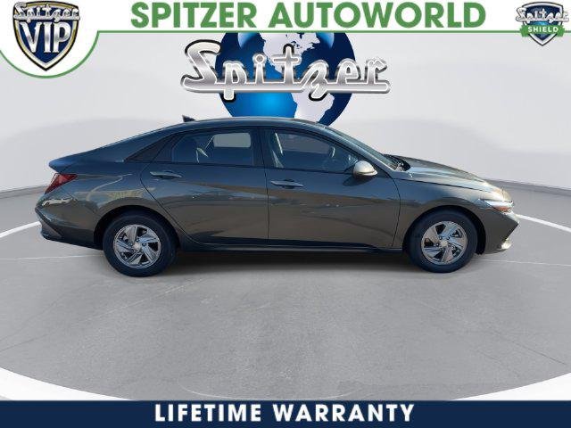 New 2026 Gray Hyundai SE image 9