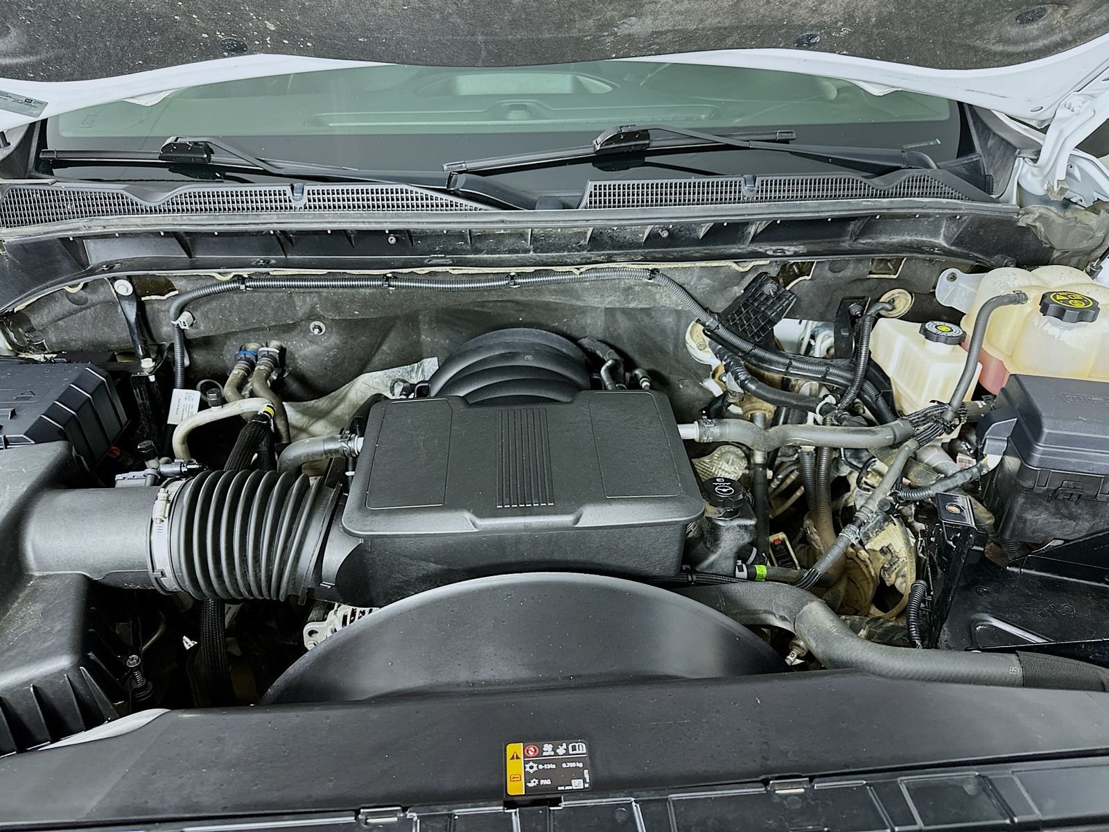 Used 2022 Summit White GMC AT4 image 34
