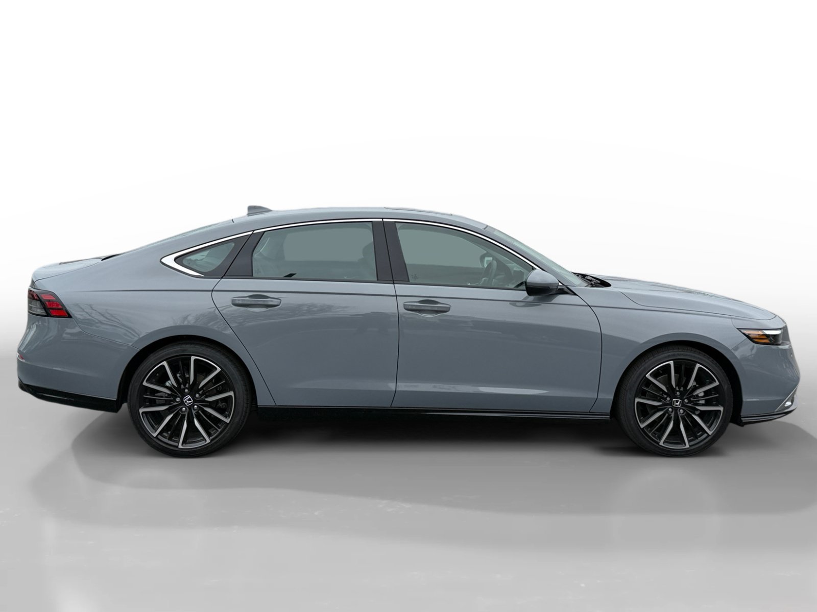 New 2026 Urban Gray Pearl Honda Touring image 6