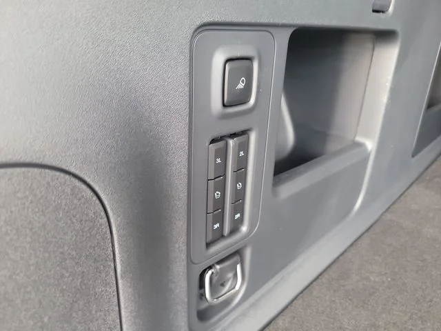 New 2027 Black Metallic Ford Active image 12