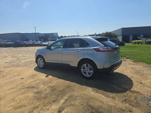Used 2020 Silver Ford SEL image 4