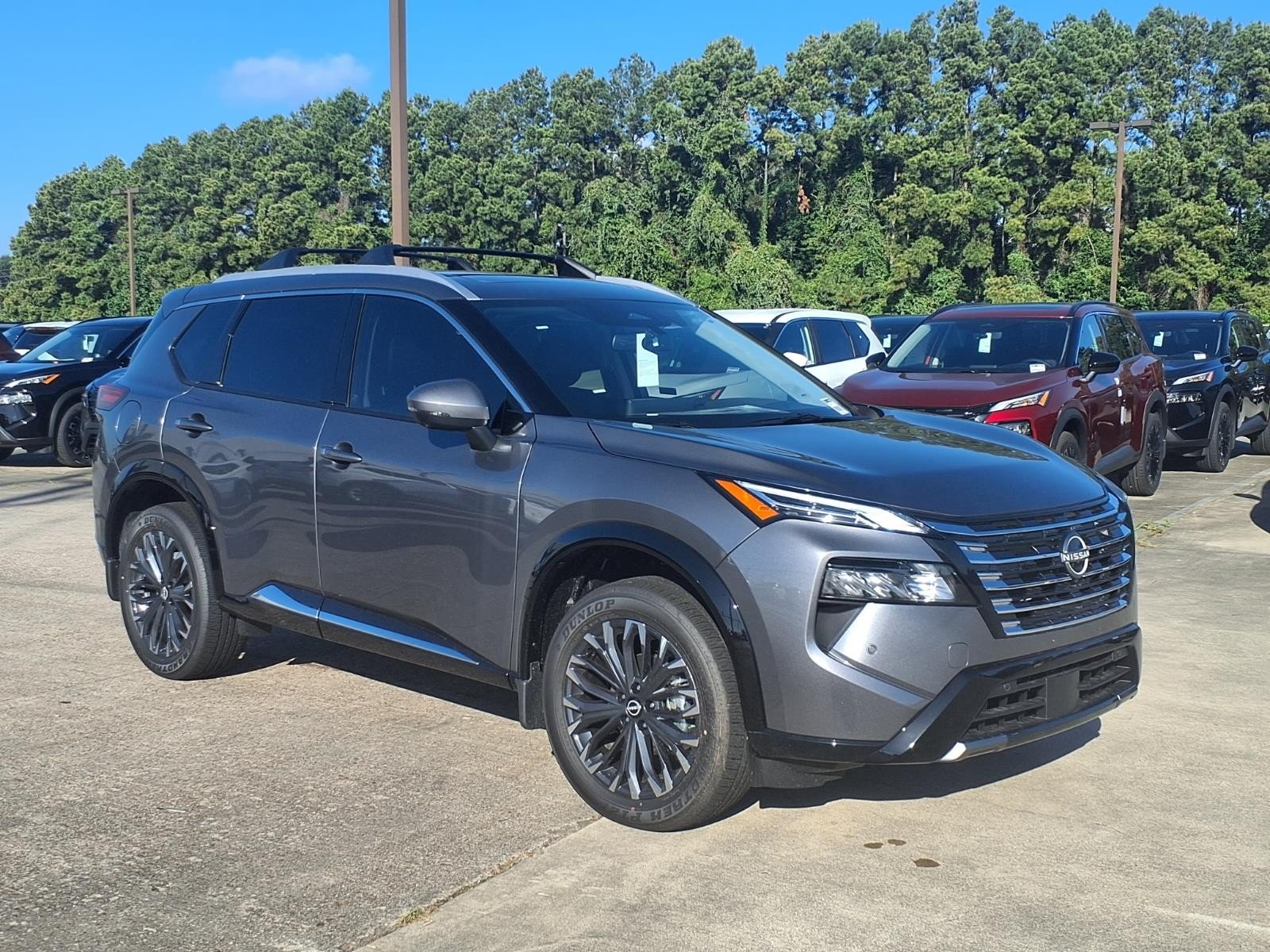 2026 Nissan Rogue photo 3 of 25