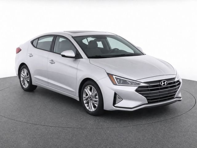 Used 2019 Silver Hyundai Value Edition image 4