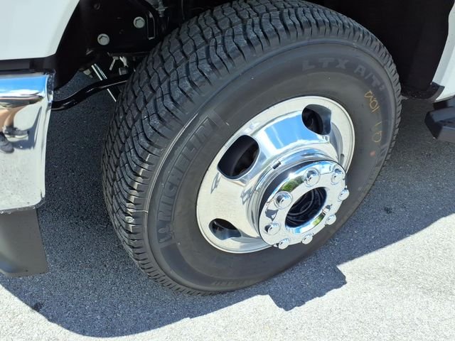 New 2026 Star White Metallic Tri-Coat Ford F-350® Lariat® image 18