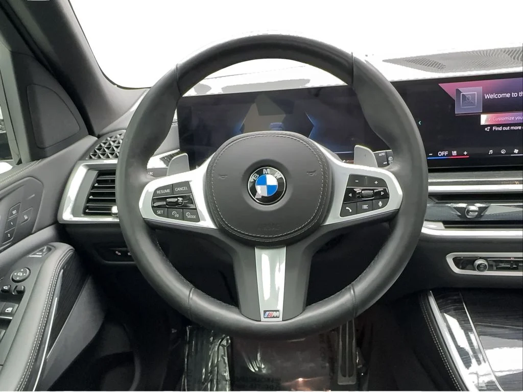 Used 2025 Black BMW sDrive40i image 38