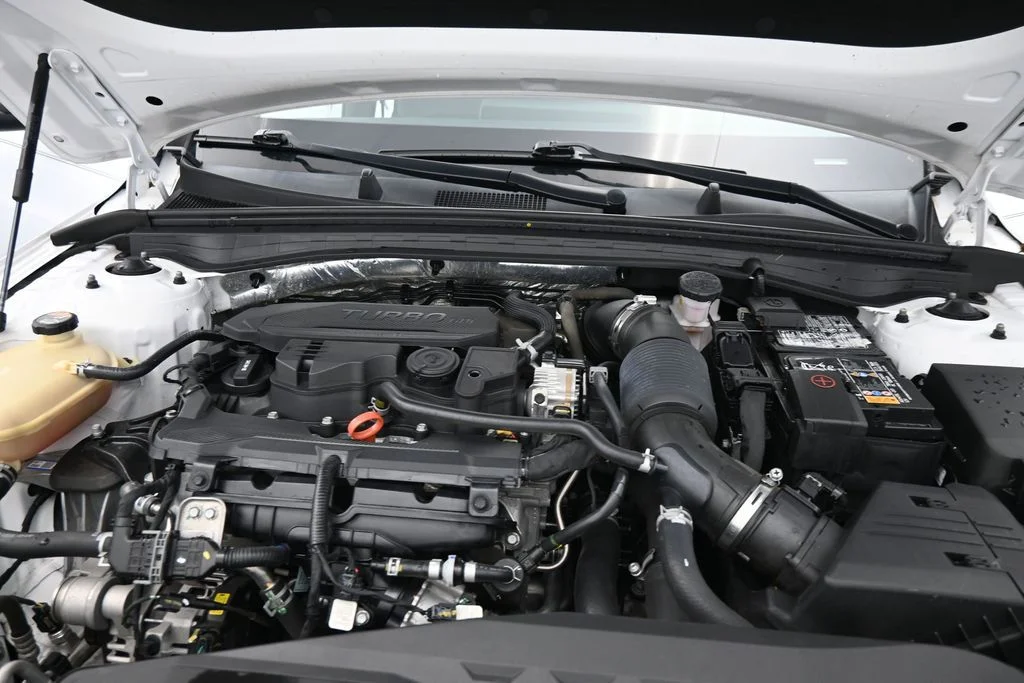 Used 2023 White Kia GT-Line image 23