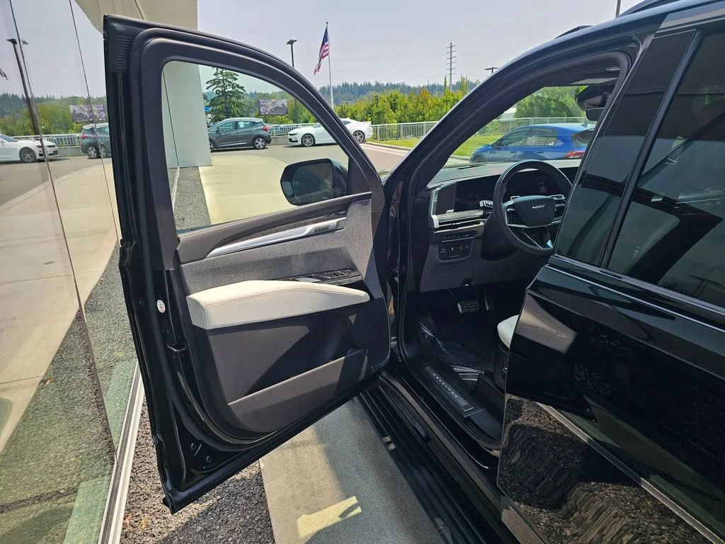 Certified Used 2026 Black Raven Cadillac V-Series image 21