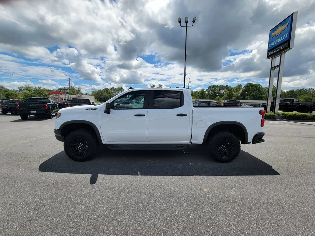 New 2026 Summit White Chevrolet ZR2 image 3