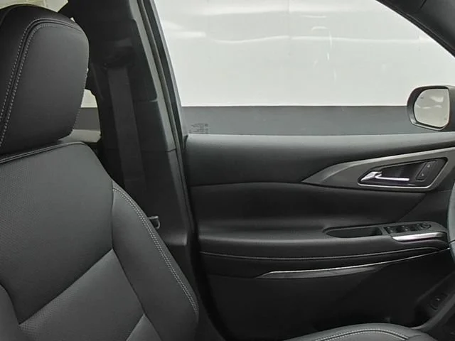 New 2027 Mosaic Black Metallic Chevrolet LT image 34