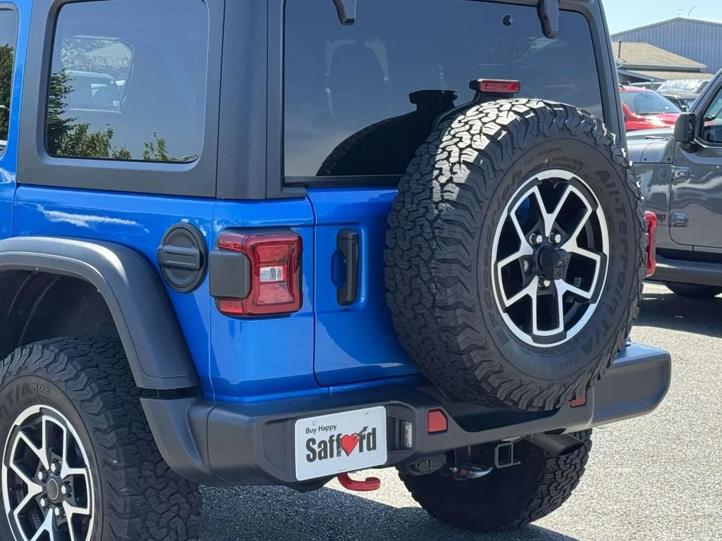 Used 2025 Blue Jeep Rubicon image 10