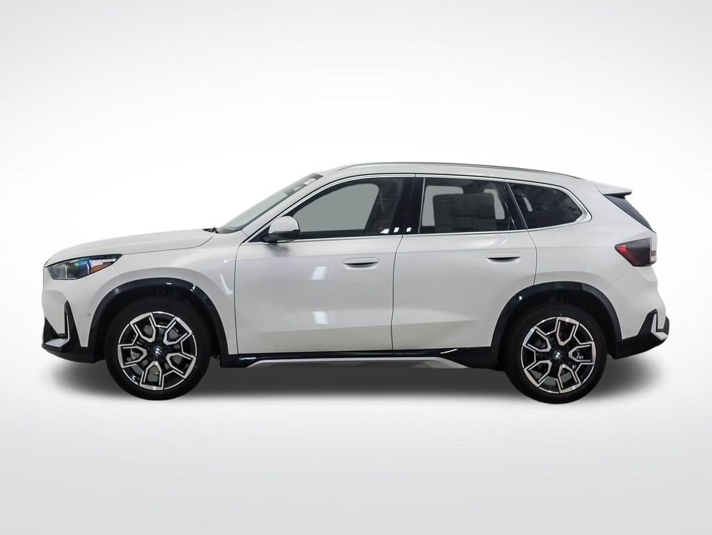 New 2026 White Metallic BMW xDrive28i image 2
