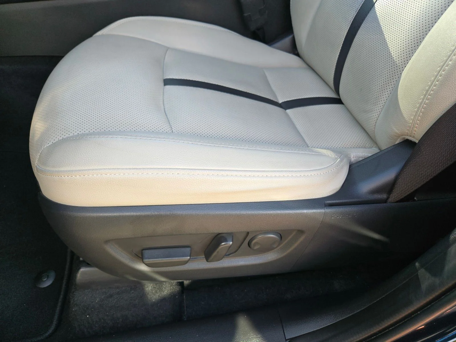Certified Used 2024 Deep Crystal Blue Mica Mazda Preferred image 19