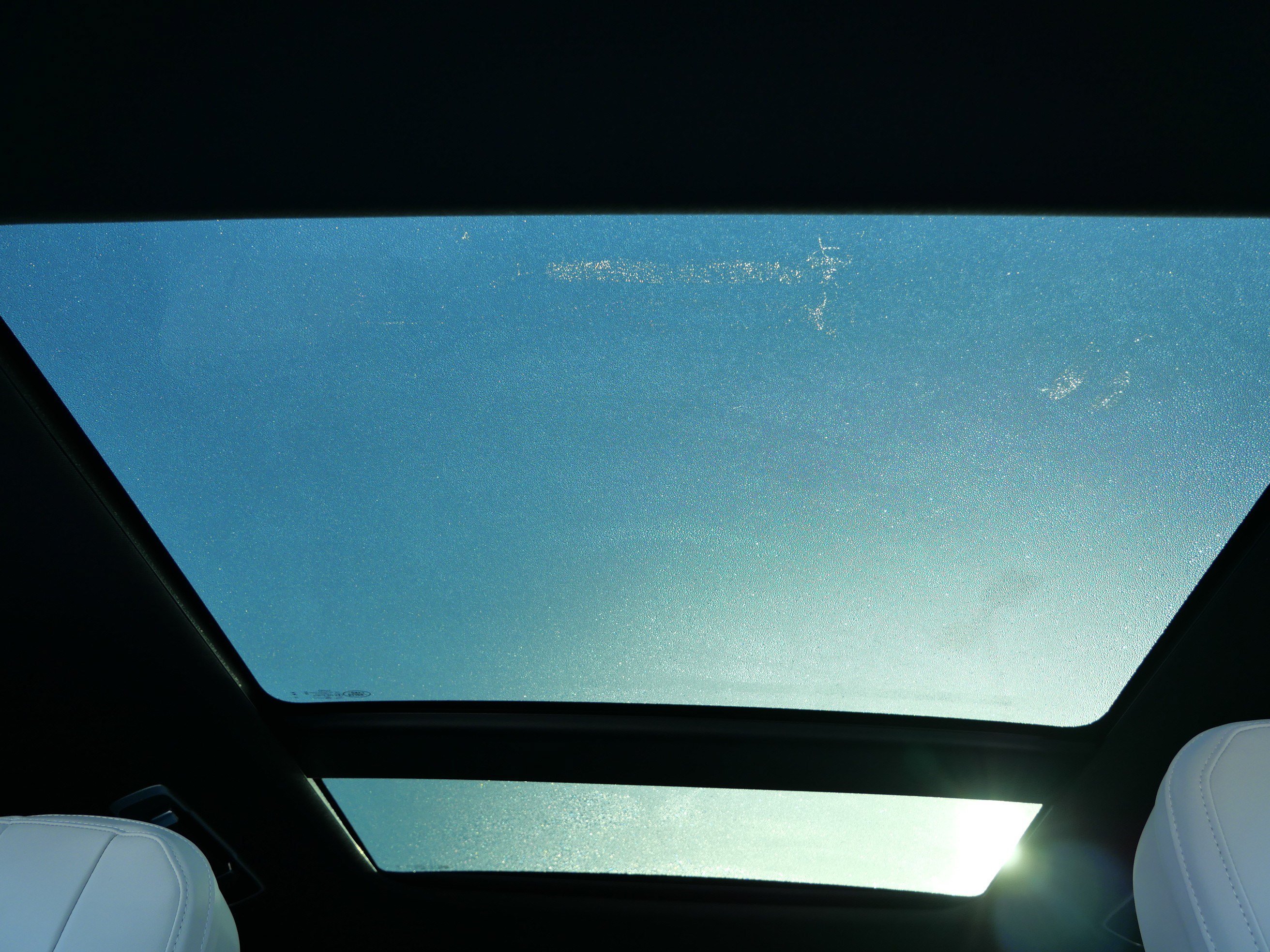 New 2027 Santorini Black Land Rover SE image 6