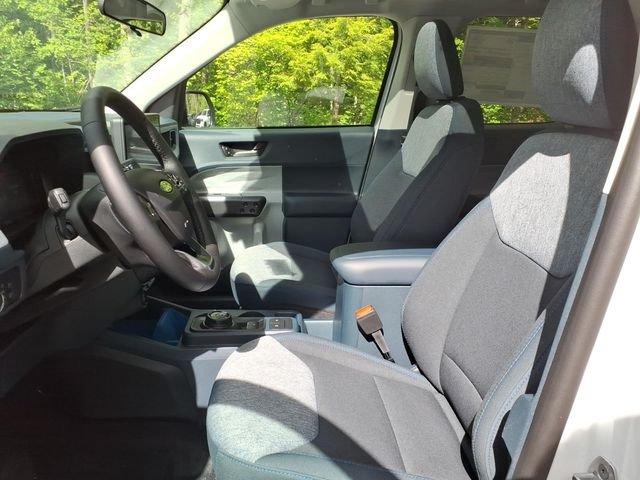 New 2026 Oxford White Ford XLT image 9