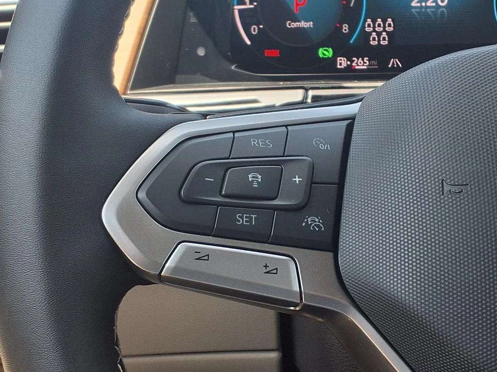 New 2026 Deep Black Pearl Volkswagen 2.0T SE image 15