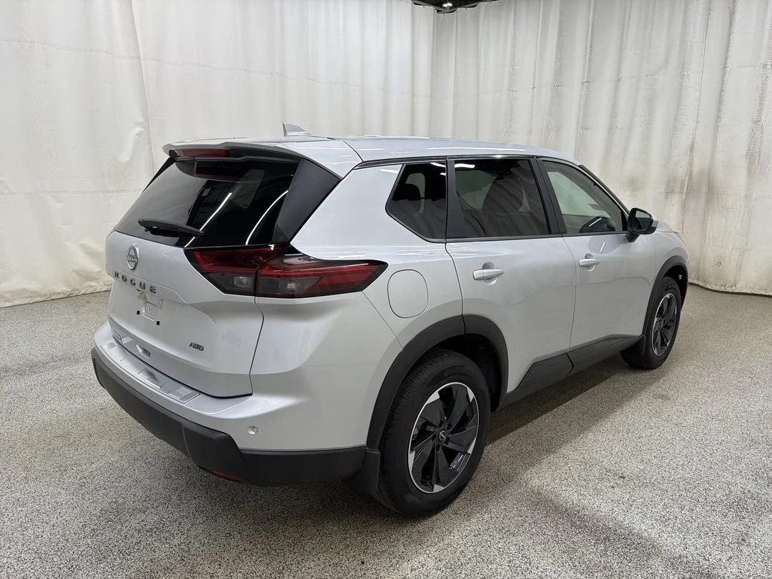 2025 Nissan Rogue SV - Photo 8