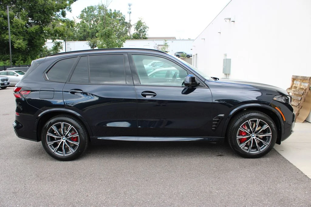 New 2026 Carbon Black Metallic BMW xDrive40i image 30