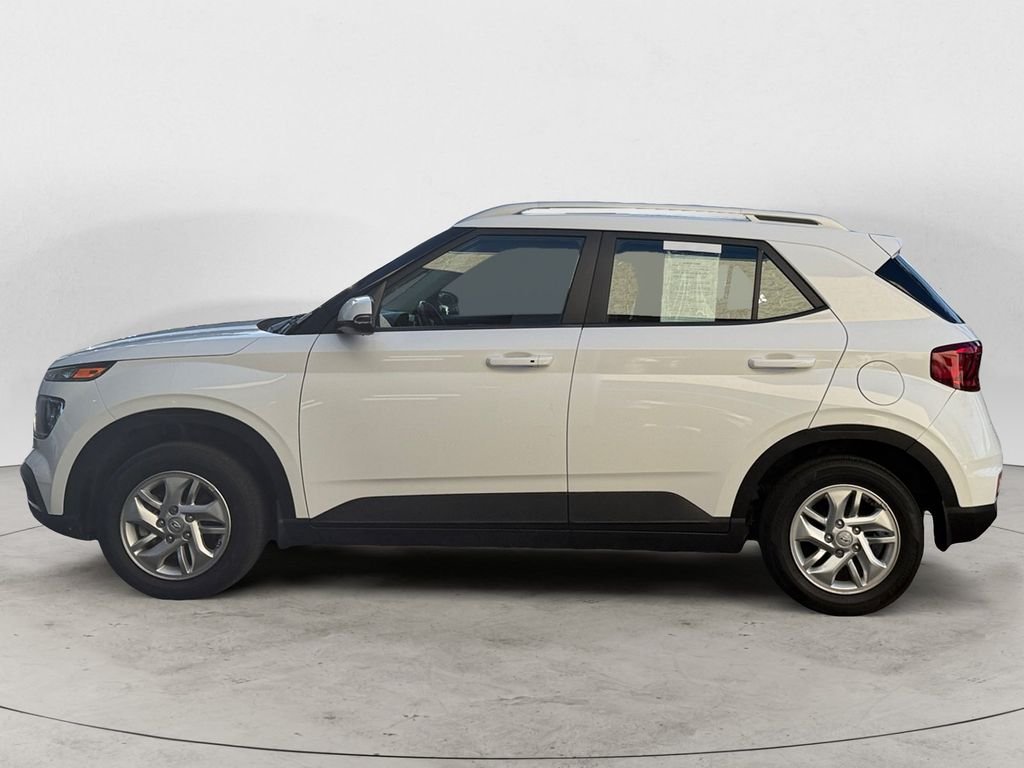 Used 2023 White Hyundai SEL image 8