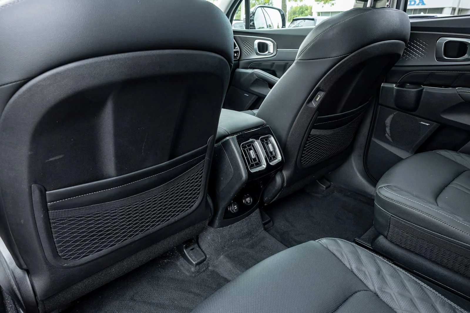 Used 2021 Glacial White Pearl Kia SX Prestige image 33