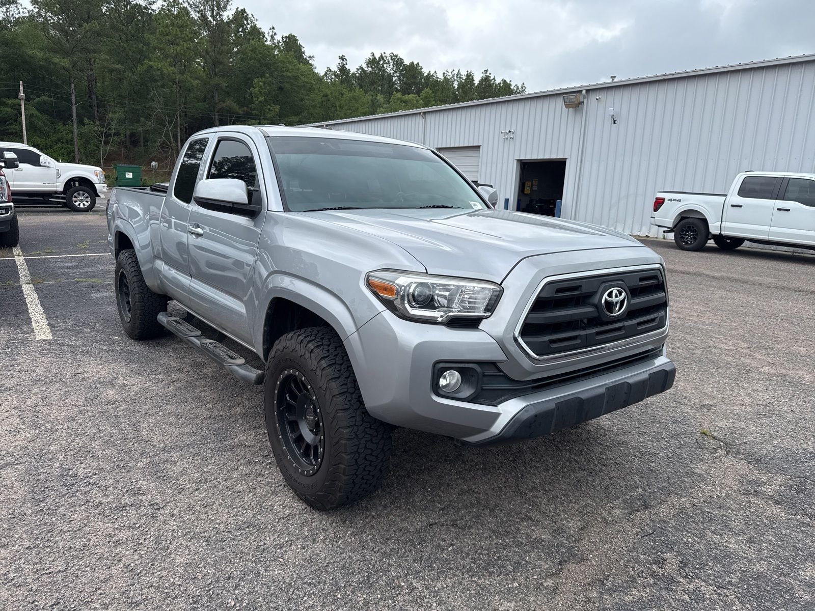 2017 Toyota Tacoma SR5 Access Cab 4x2 4-Cyl Auto Std Bed's photo