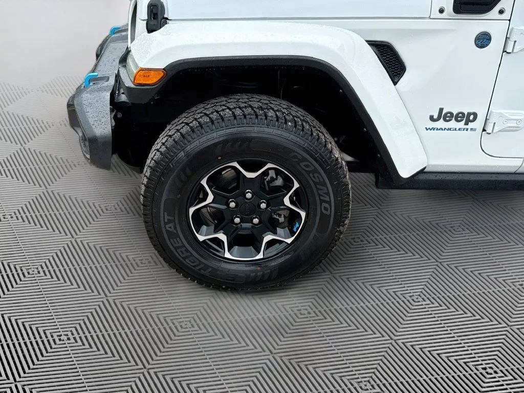 Used 2023 White Jeep Rubicon 4xe image 35