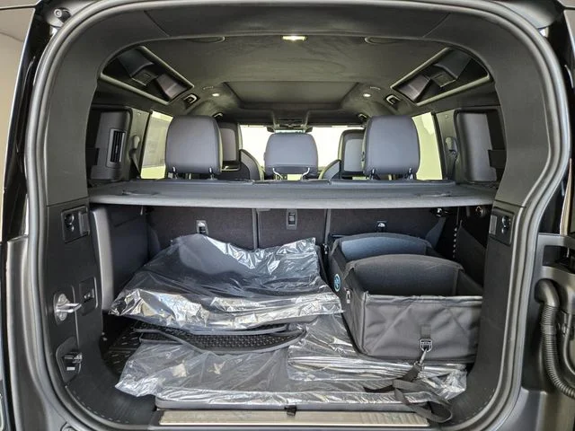 New 2026 Borasco Grey Land Rover OCTA image 14