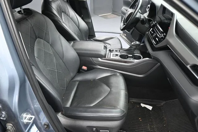 Used 2021 Blue Toyota Platinum image 14
