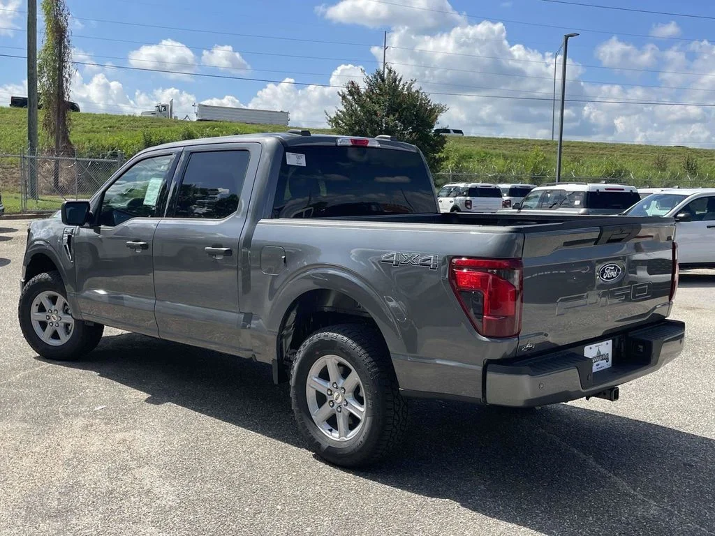 New 2026 Gray Ford XLT image 5